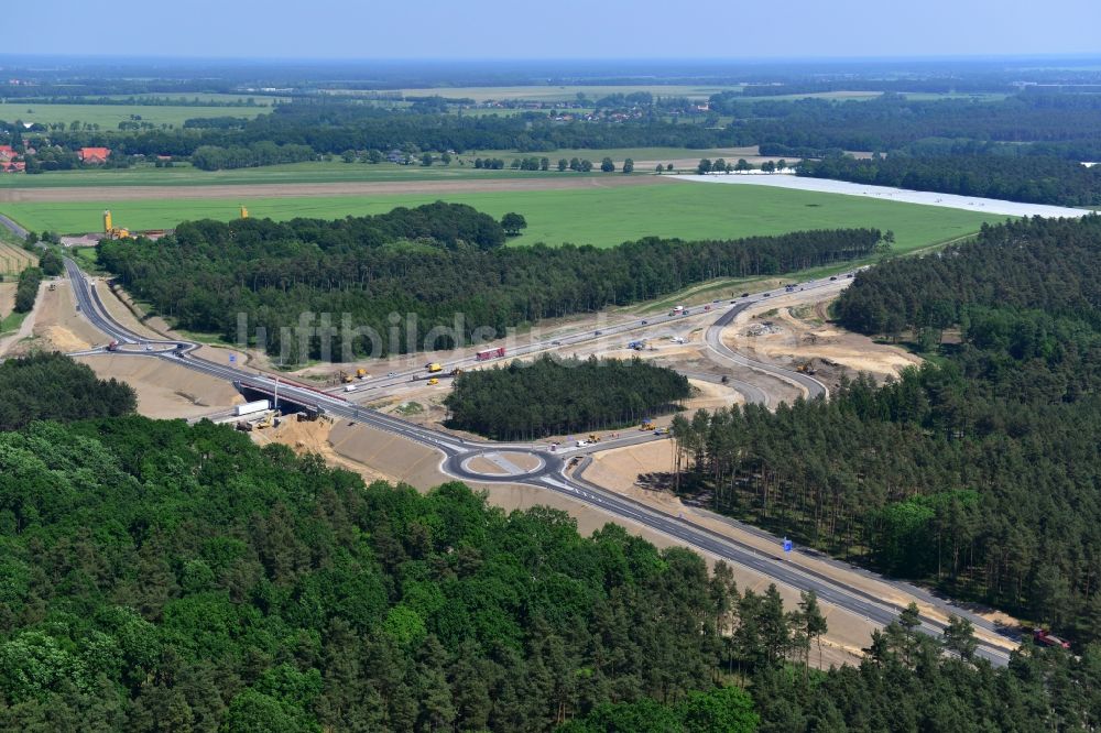 Luftaufnahme Kremmen - Baustelle zum Ausbau des Autobahnanschlußstelle AS Kremmen am Autobahndreieck Havelland im Bundesland Brandenburg