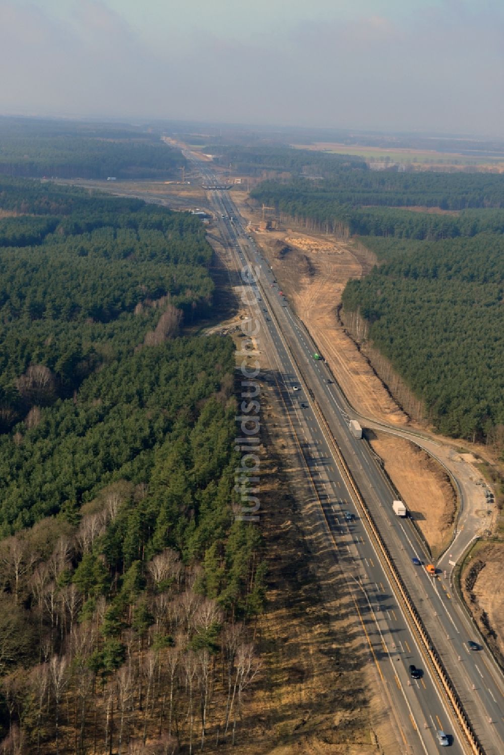 Luftaufnahme Groß Ziethen - Baustelle zum Um- und Ausbau des Autobahndreieck AD Havelland im Bundesland Brandenburg