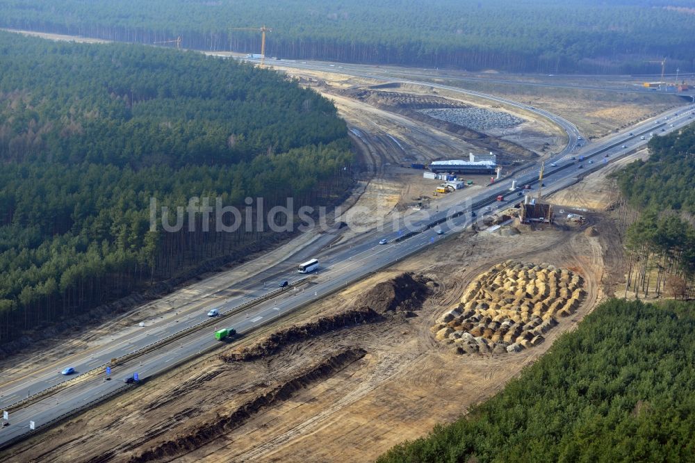 Luftbild Groß Ziethen - Baustelle zum Um- und Ausbau des Autobahndreieck AD Havelland im Bundesland Brandenburg