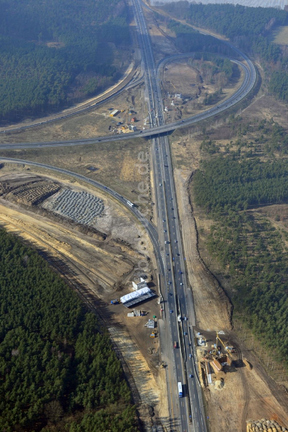 Groß Ziethen aus der Vogelperspektive: Baustelle zum Um- und Ausbau des Autobahndreieck AD Havelland im Bundesland Brandenburg