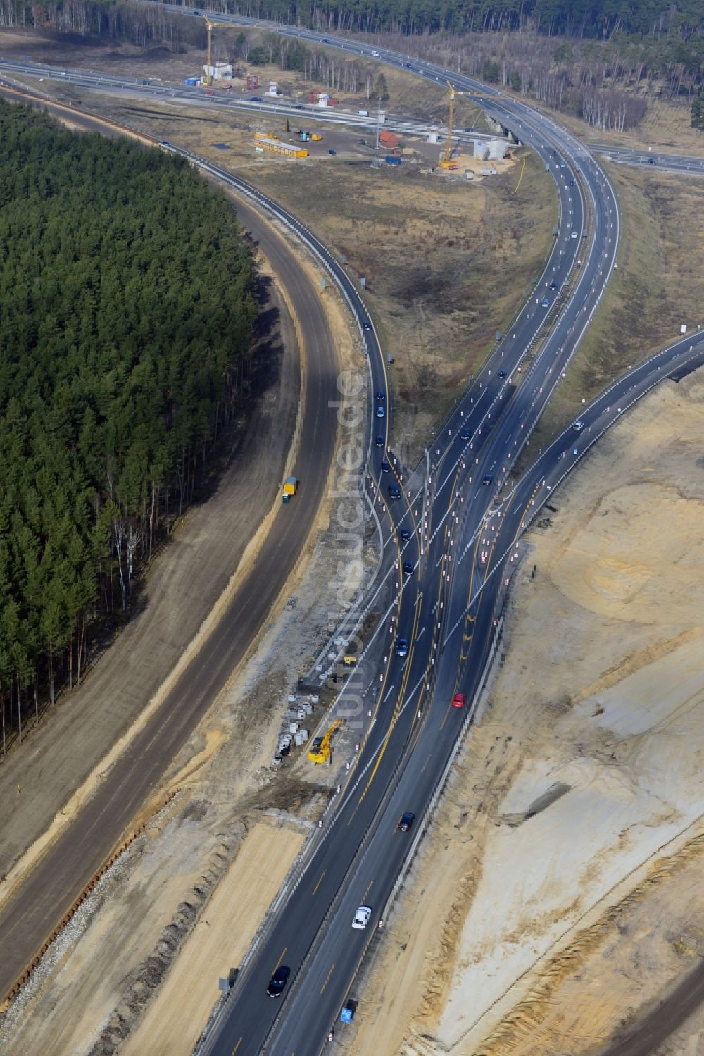 Luftaufnahme Groß Ziethen - Baustelle zum Um- und Ausbau des Autobahndreieck AD Havelland im Bundesland Brandenburg