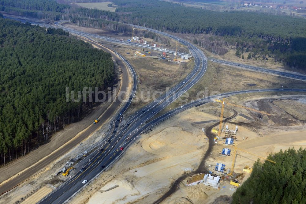 Groß Ziethen von oben - Baustelle zum Um- und Ausbau des Autobahndreieck AD Havelland im Bundesland Brandenburg