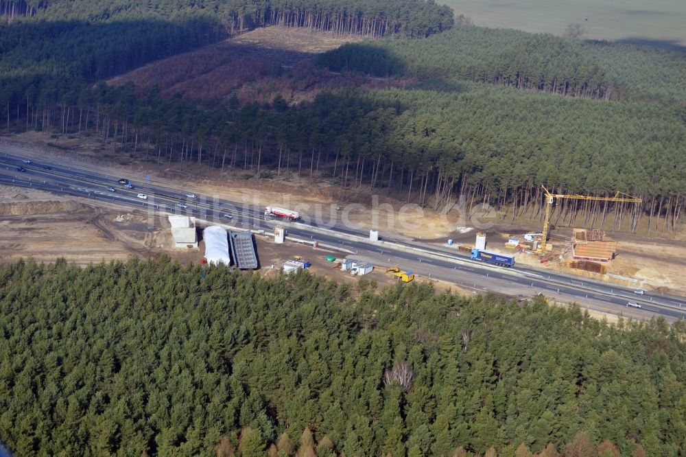 Groß Ziethen aus der Vogelperspektive: Baustelle zum Um- und Ausbau des Autobahndreieck AD Havelland im Bundesland Brandenburg