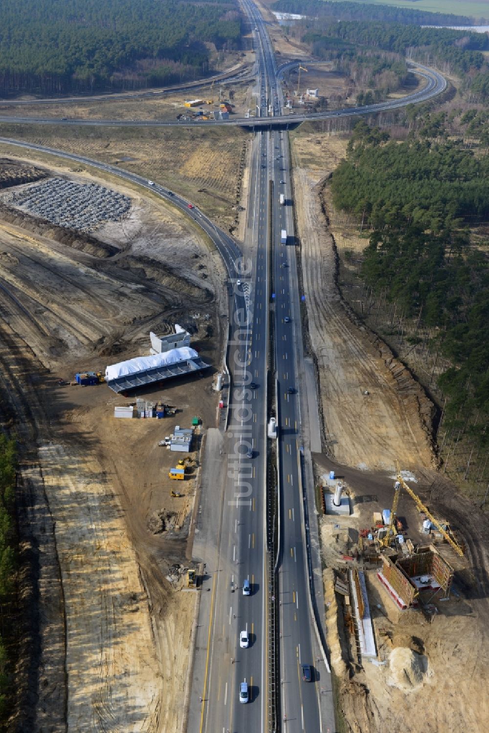 Luftaufnahme Groß Ziethen - Baustelle zum Um- und Ausbau des Autobahndreieck AD Havelland im Bundesland Brandenburg