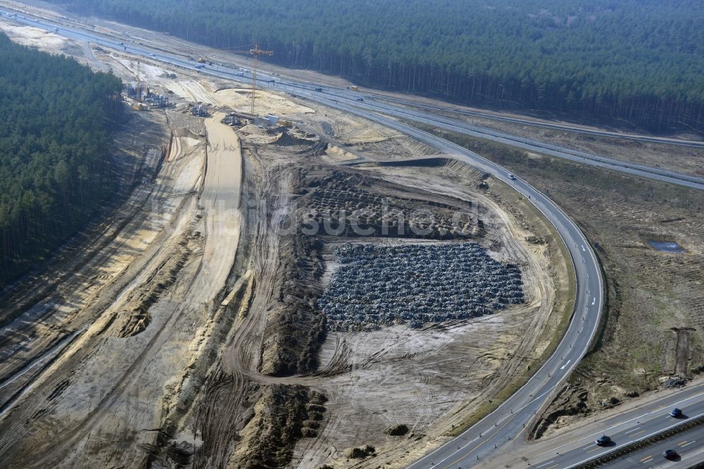 Groß Ziethen aus der Vogelperspektive: Baustelle zum Um- und Ausbau des Autobahndreieck AD Havelland im Bundesland Brandenburg