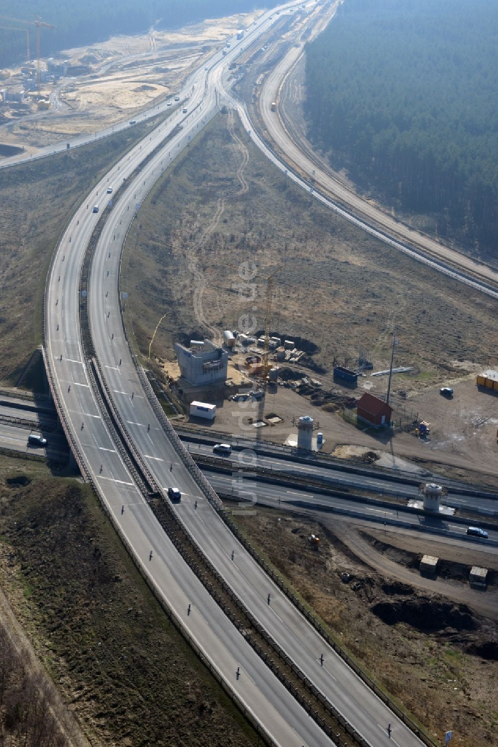 Luftaufnahme Groß Ziethen - Baustelle zum Um- und Ausbau des Autobahndreieck AD Havelland im Bundesland Brandenburg