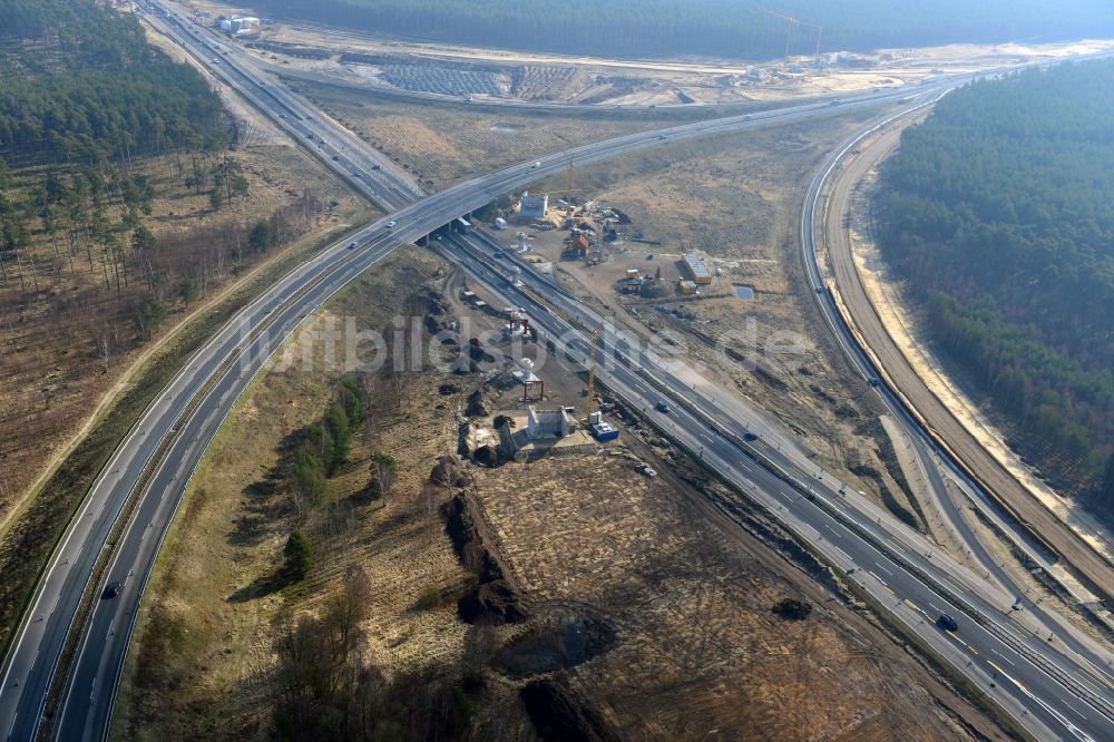 Groß Ziethen von oben - Baustelle zum Um- und Ausbau des Autobahndreieck AD Havelland im Bundesland Brandenburg