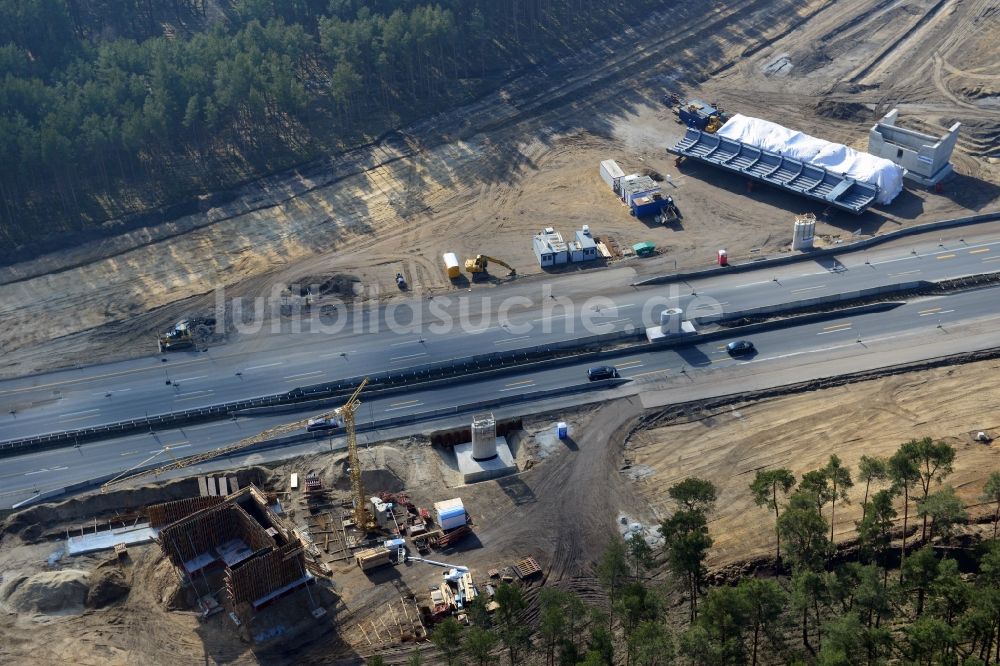 Groß Ziethen aus der Vogelperspektive: Baustelle zum Um- und Ausbau des Autobahndreieck AD Havelland im Bundesland Brandenburg