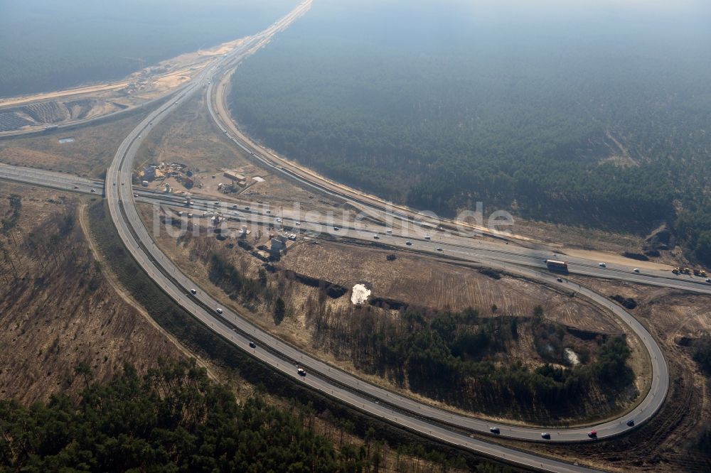 Luftbild Groß Ziethen - Baustelle zum Um- und Ausbau des Autobahndreieck AD Havelland im Bundesland Brandenburg