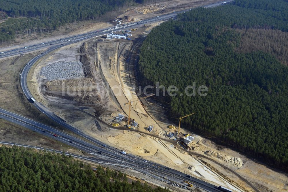 Groß Ziethen aus der Vogelperspektive: Baustelle zum Um- und Ausbau des Autobahndreieck AD Havelland im Bundesland Brandenburg