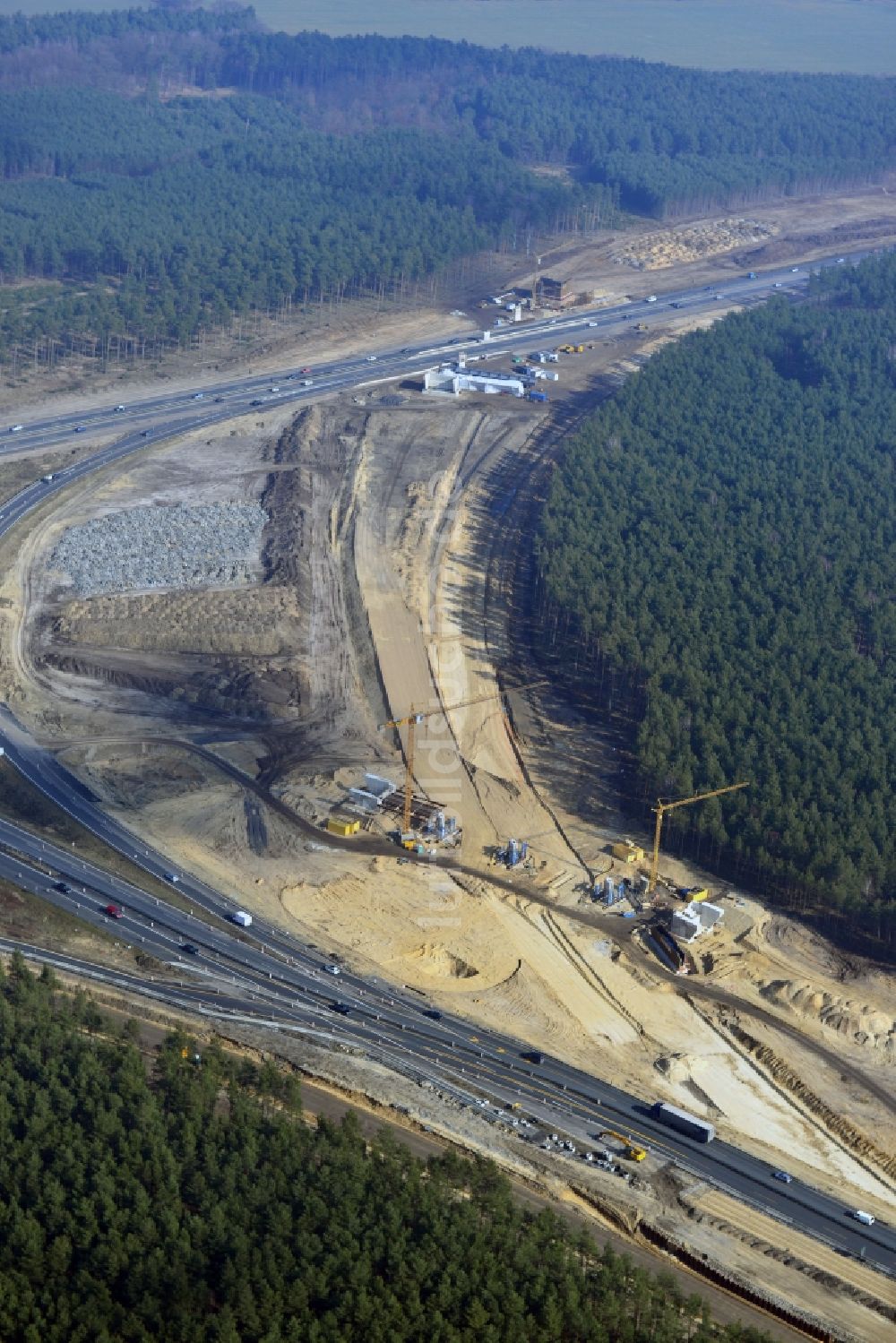 Luftbild Groß Ziethen - Baustelle zum Um- und Ausbau des Autobahndreieck AD Havelland im Bundesland Brandenburg