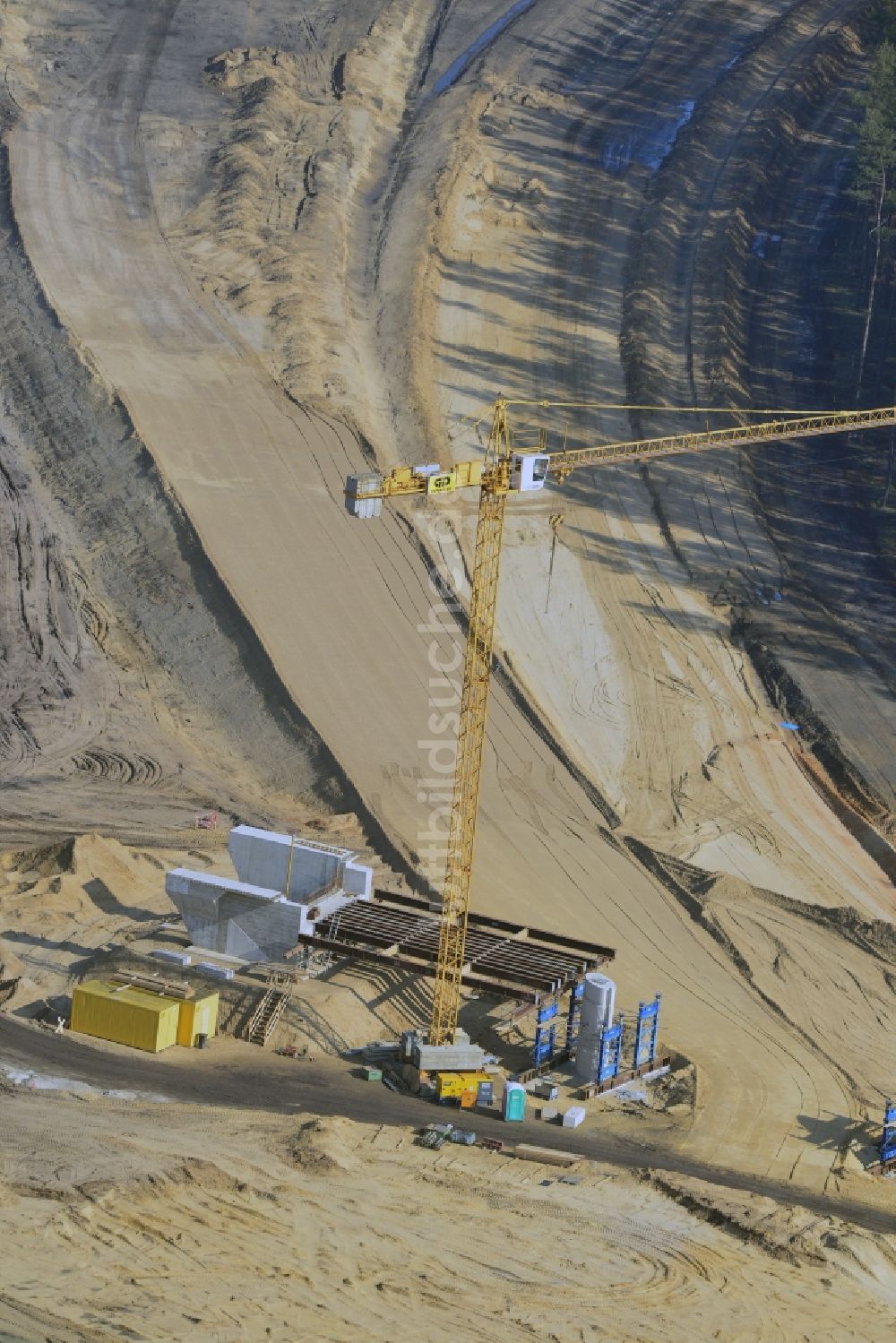 Luftaufnahme Groß Ziethen - Baustelle zum Um- und Ausbau des Autobahndreieck AD Havelland im Bundesland Brandenburg