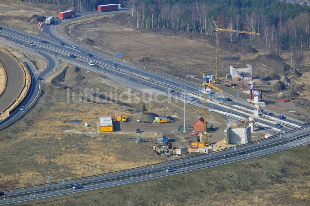 Groß Ziethen aus der Vogelperspektive: Baustelle zum Um- und Ausbau des Autobahndreieck AD Havelland im Bundesland Brandenburg