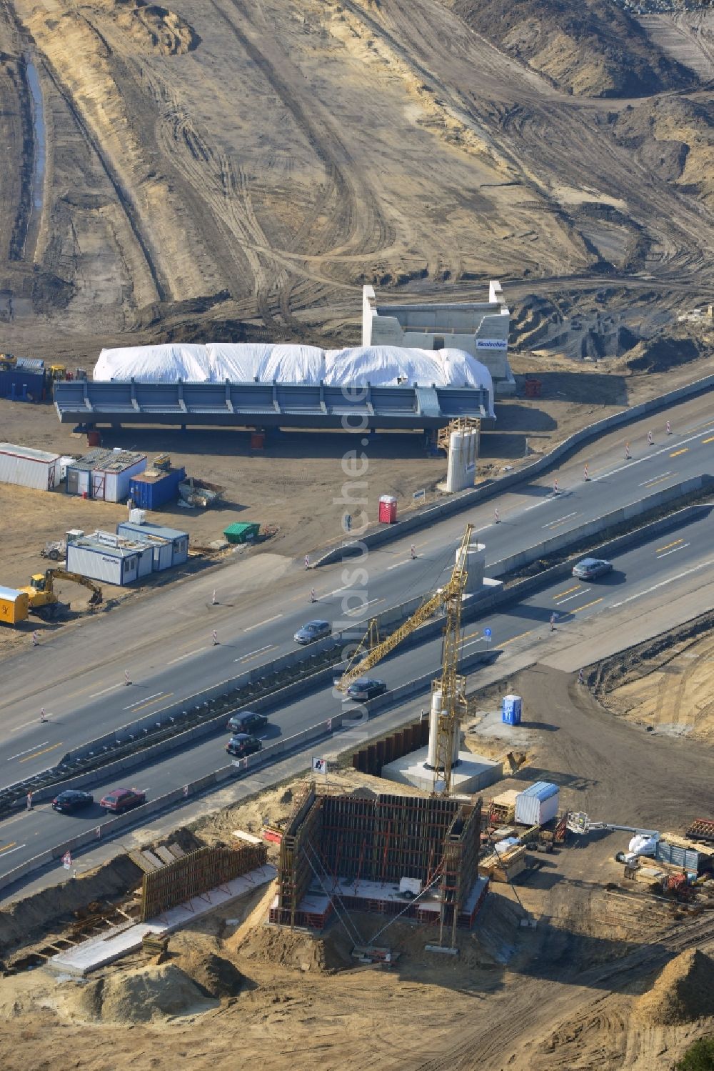 Luftbild Groß Ziethen - Baustelle zum Um- und Ausbau des Autobahndreieck AD Havelland im Bundesland Brandenburg