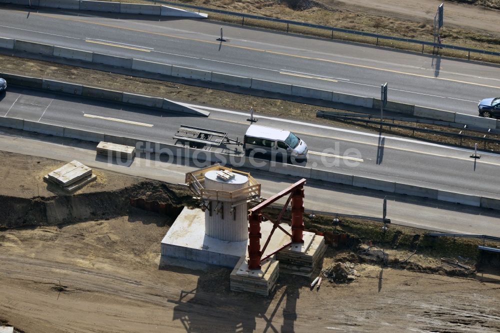 Luftaufnahme Groß Ziethen - Baustelle zum Um- und Ausbau des Autobahndreieck AD Havelland im Bundesland Brandenburg