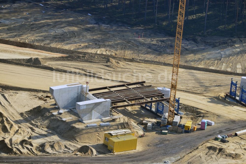 Groß Ziethen aus der Vogelperspektive: Baustelle zum Um- und Ausbau des Autobahndreieck AD Havelland im Bundesland Brandenburg