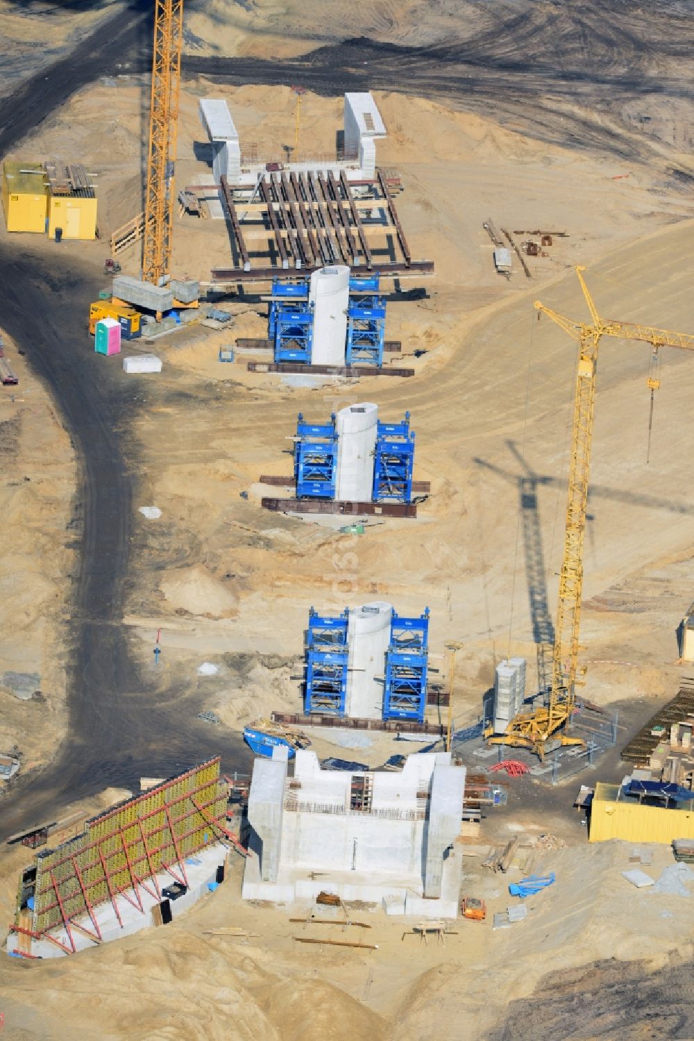 Groß Ziethen aus der Vogelperspektive: Baustelle zum Um- und Ausbau des Autobahndreieck AD Havelland im Bundesland Brandenburg