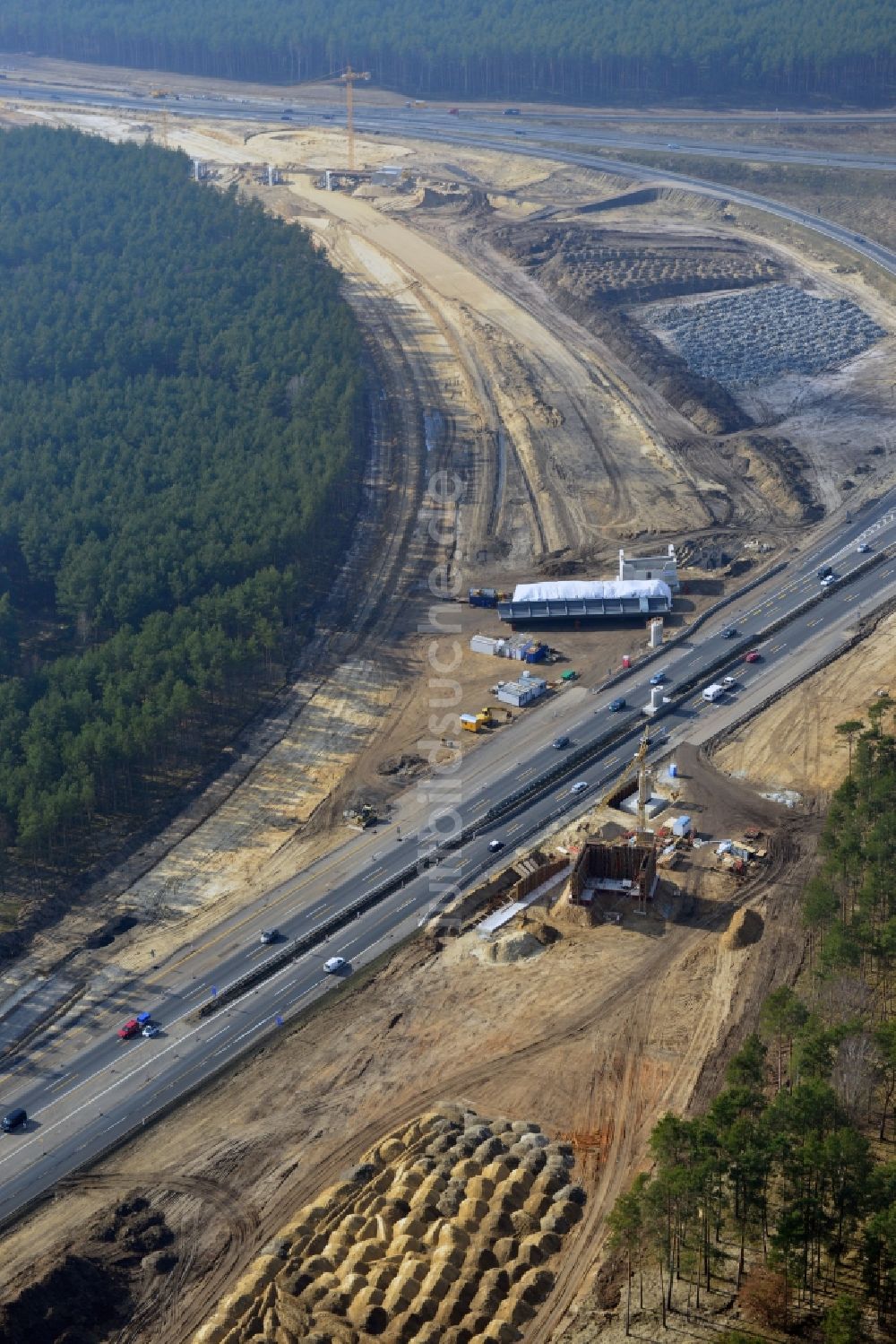 Luftbild Groß Ziethen - Baustelle zum Um- und Ausbau des Autobahndreieck AD Havelland im Bundesland Brandenburg