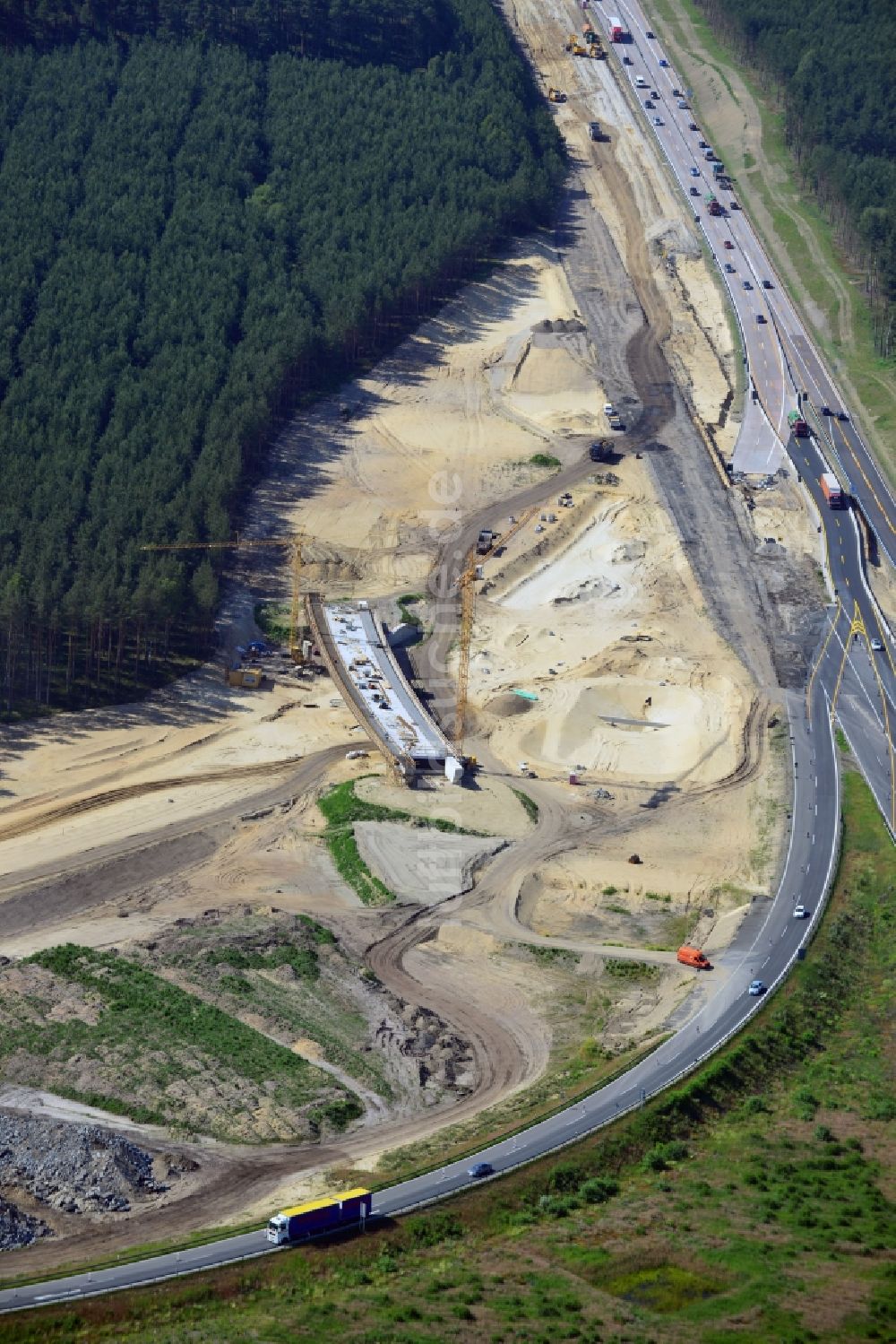 Luftbild Groß Ziethen - Baustelle zum Um- und Ausbau des Autobahndreieck AD Havelland im Bundesland Brandenburg