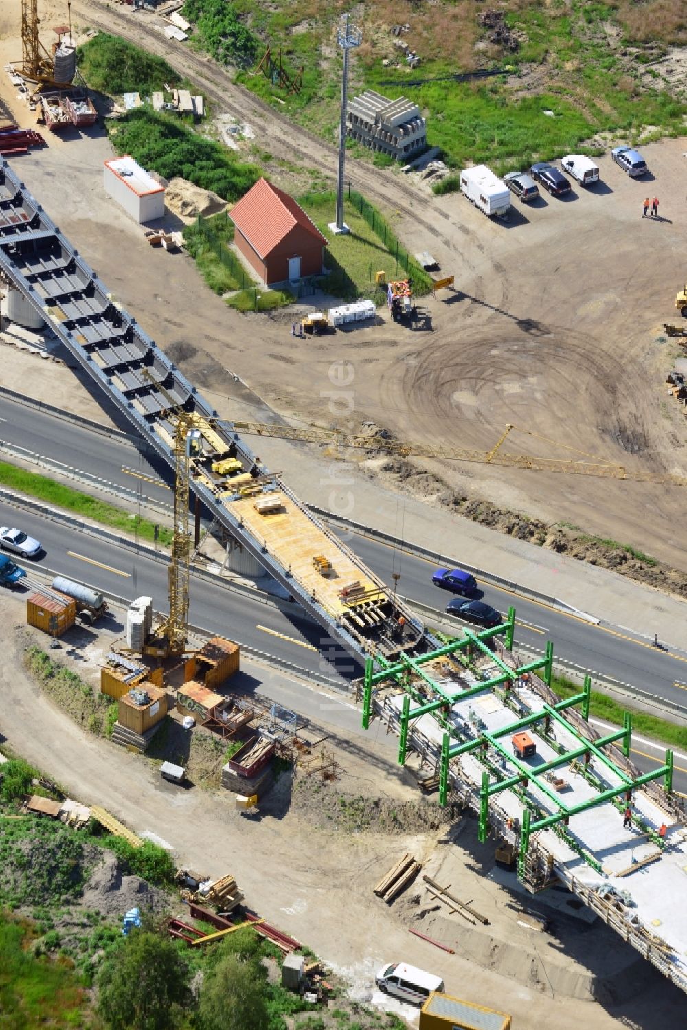 Luftaufnahme Groß Ziethen - Baustelle zum Um- und Ausbau des Autobahndreieck AD Havelland im Bundesland Brandenburg