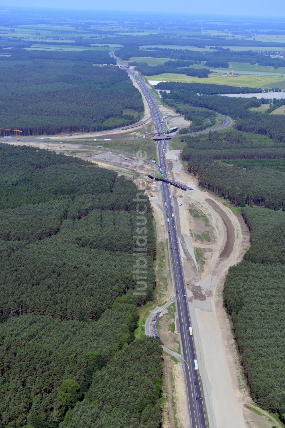 Groß Ziethen aus der Vogelperspektive: Baustelle zum Um- und Ausbau des Autobahndreieck AD Havelland im Bundesland Brandenburg