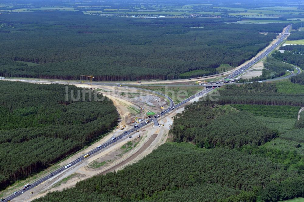 Luftbild Groß Ziethen - Baustelle zum Um- und Ausbau des Autobahndreieck AD Havelland im Bundesland Brandenburg