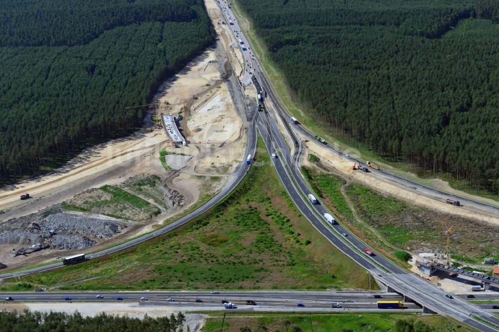 Groß Ziethen von oben - Baustelle zum Um- und Ausbau des Autobahndreieck AD Havelland im Bundesland Brandenburg