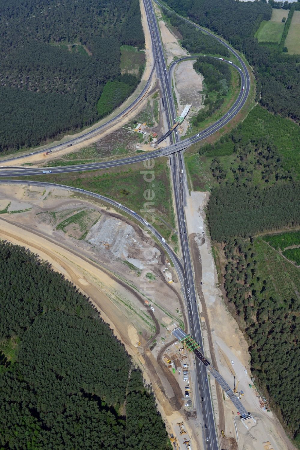 Groß Ziethen von oben - Baustelle zum Um- und Ausbau des Autobahndreieck AD Havelland im Bundesland Brandenburg