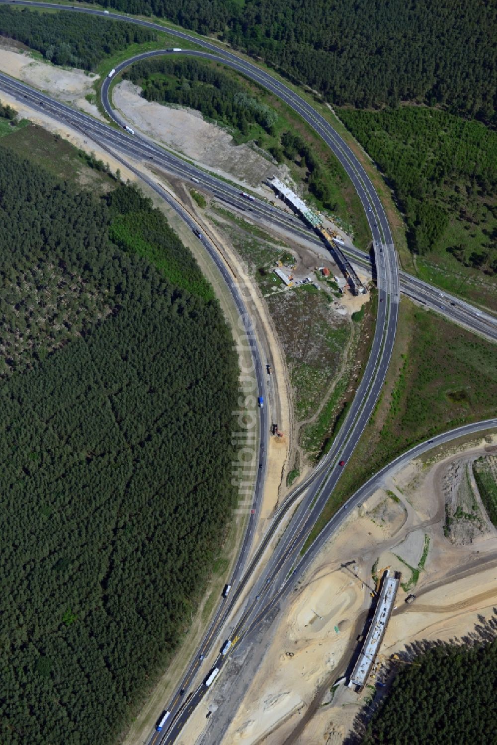 Groß Ziethen aus der Vogelperspektive: Baustelle zum Um- und Ausbau des Autobahndreieck AD Havelland im Bundesland Brandenburg