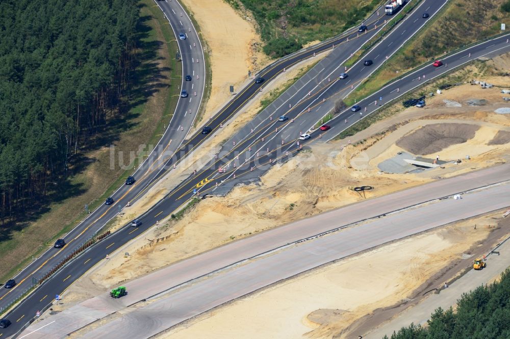 Groß Ziethen von oben - Baustelle zum Um- und Ausbau des Autobahndreieck AD Havelland im Bundesland Brandenburg