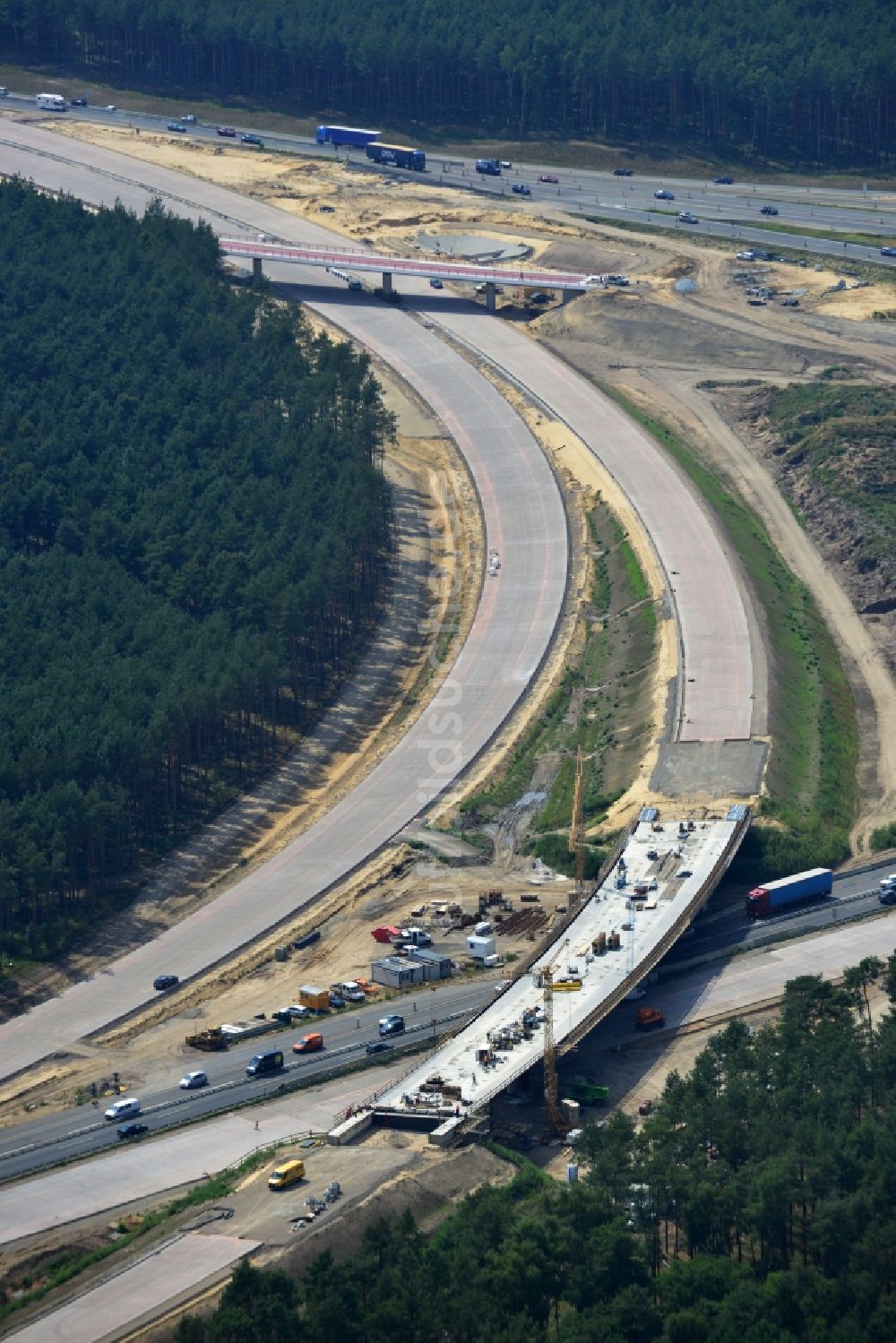 Luftaufnahme Groß Ziethen - Baustelle zum Um- und Ausbau des Autobahndreieck AD Havelland im Bundesland Brandenburg