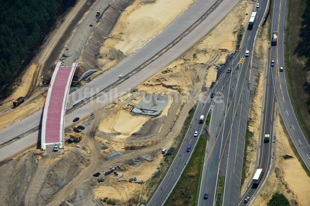 Groß Ziethen aus der Vogelperspektive: Baustelle zum Um- und Ausbau des Autobahndreieck AD Havelland im Bundesland Brandenburg