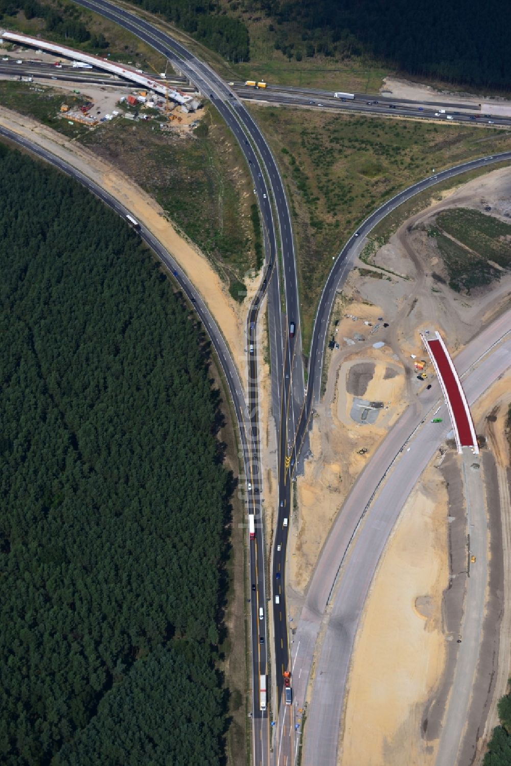 Groß Ziethen aus der Vogelperspektive: Baustelle zum Um- und Ausbau des Autobahndreieck AD Havelland im Bundesland Brandenburg