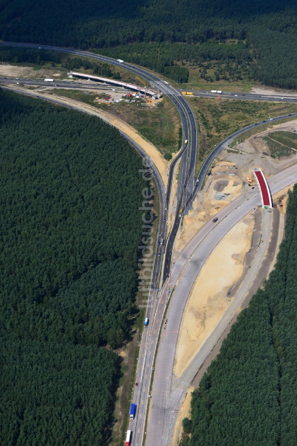 Luftaufnahme Groß Ziethen - Baustelle zum Um- und Ausbau des Autobahndreieck AD Havelland im Bundesland Brandenburg