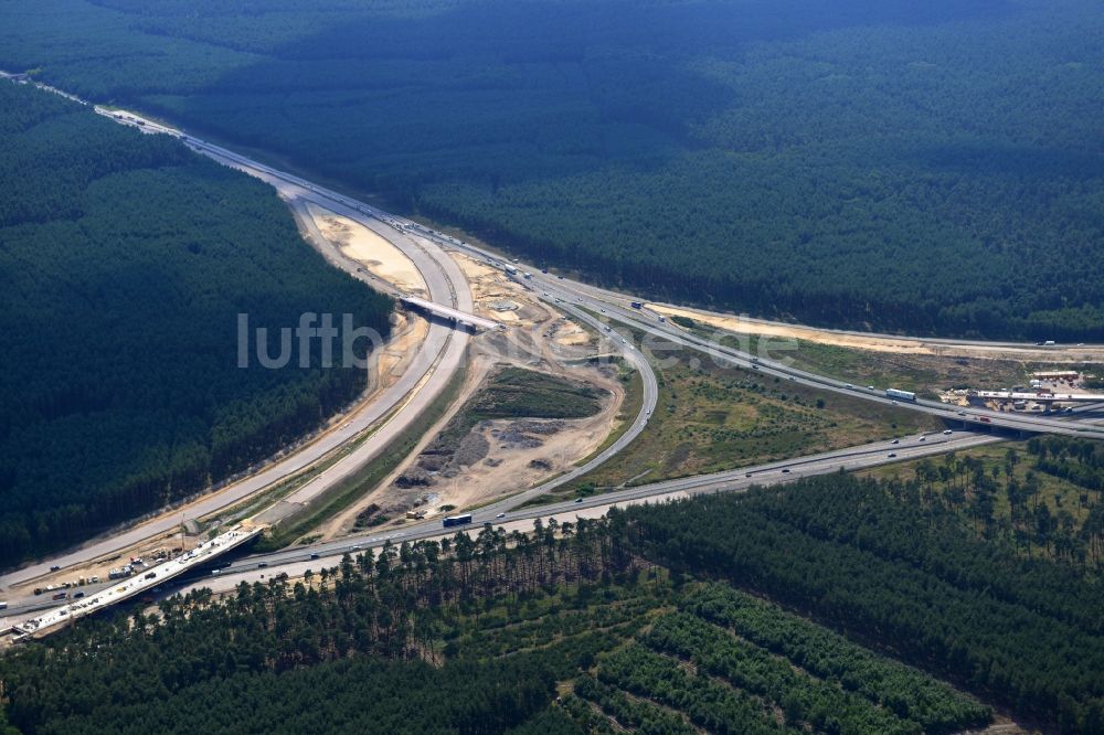 Groß Ziethen von oben - Baustelle zum Um- und Ausbau des Autobahndreieck AD Havelland im Bundesland Brandenburg