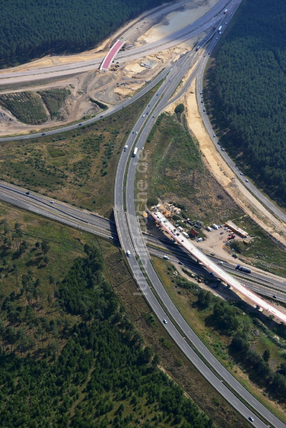 Groß Ziethen aus der Vogelperspektive: Baustelle zum Um- und Ausbau des Autobahndreieck AD Havelland im Bundesland Brandenburg