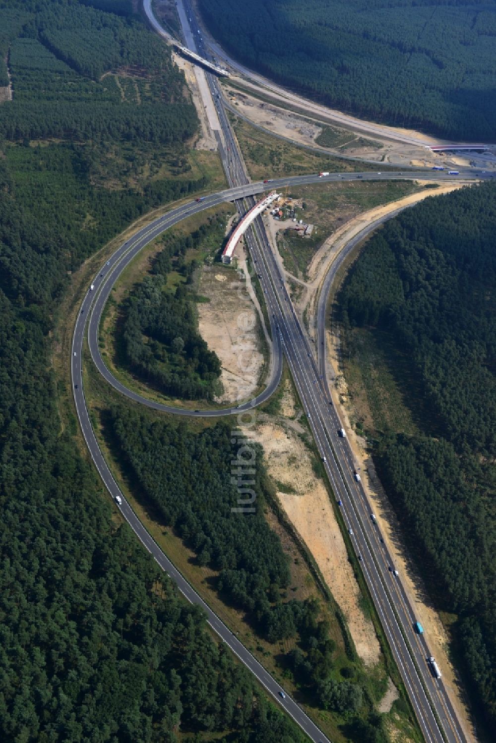 Groß Ziethen aus der Vogelperspektive: Baustelle zum Um- und Ausbau des Autobahndreieck AD Havelland im Bundesland Brandenburg