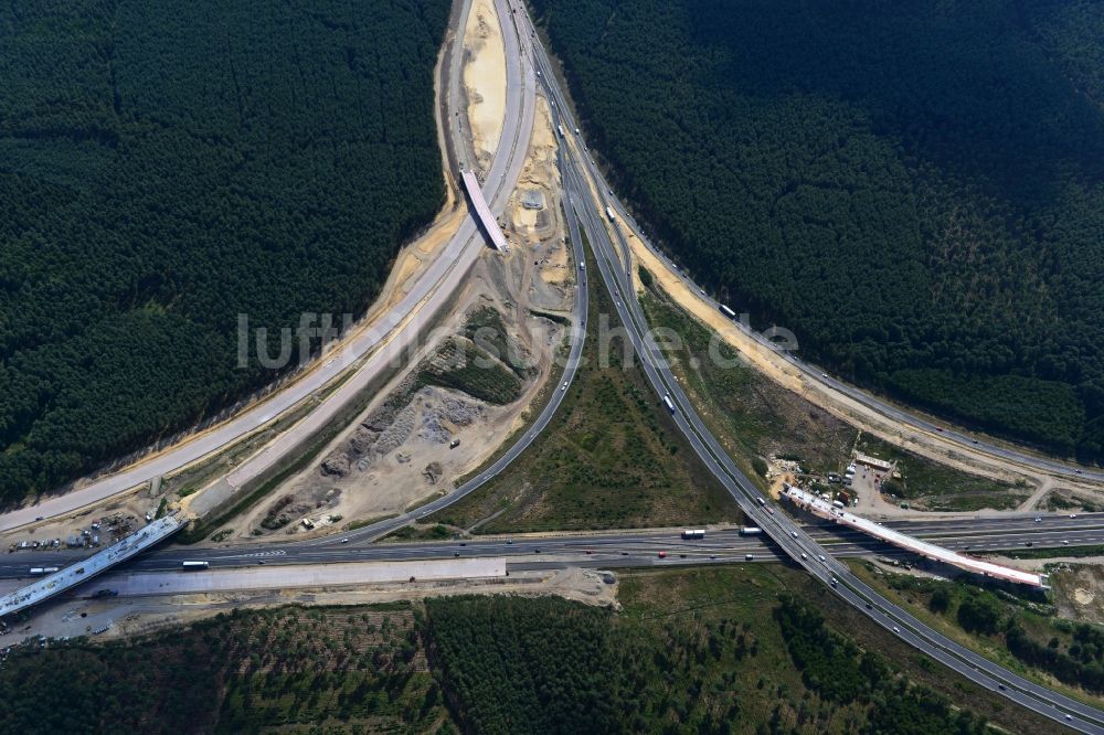 Luftbild Groß Ziethen - Baustelle zum Um- und Ausbau des Autobahndreieck AD Havelland im Bundesland Brandenburg