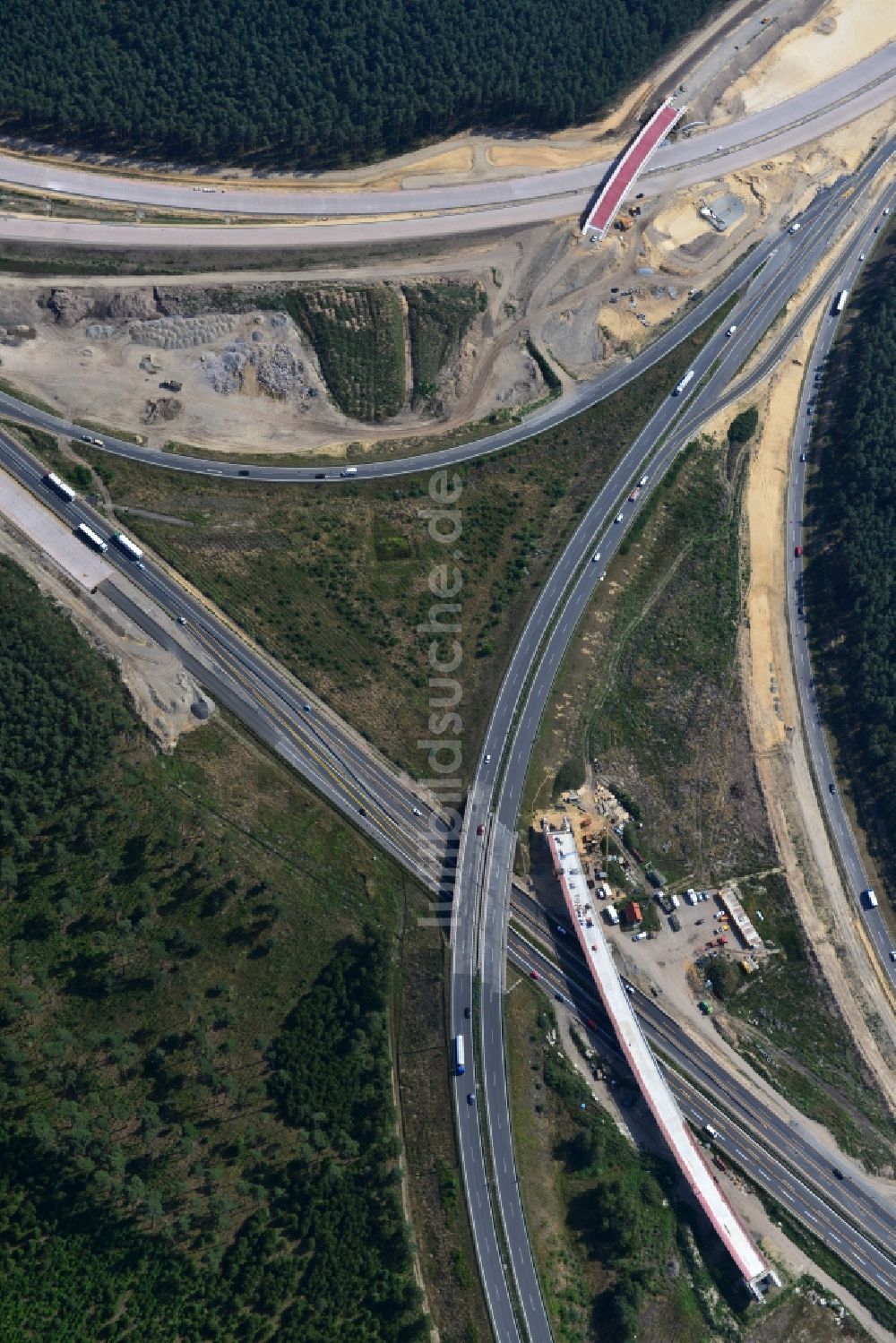 Luftaufnahme Groß Ziethen - Baustelle zum Um- und Ausbau des Autobahndreieck AD Havelland im Bundesland Brandenburg