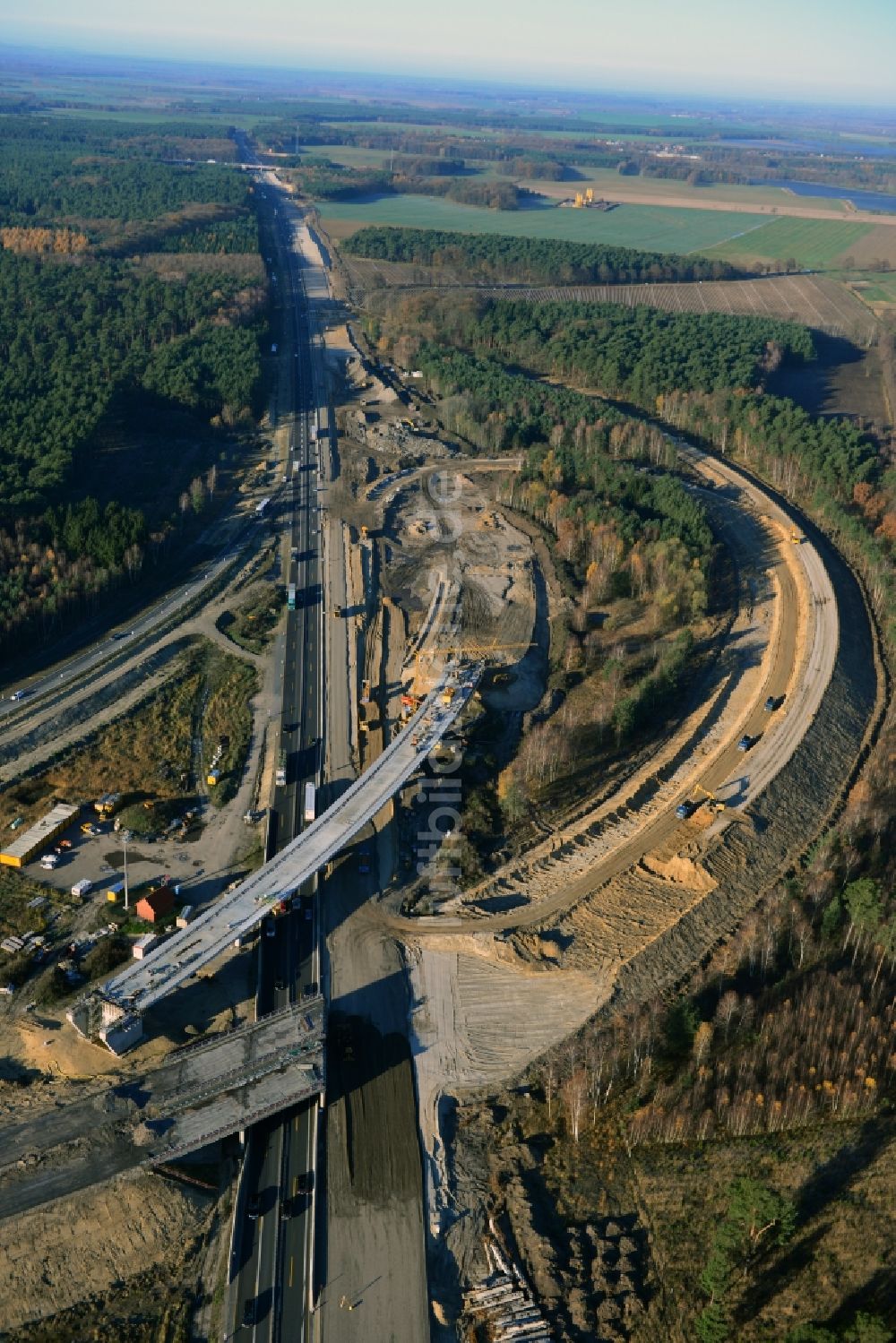 Groß Ziethen aus der Vogelperspektive: Baustelle zum Um- und Ausbau des Autobahndreieck AD Havelland im Bundesland Brandenburg