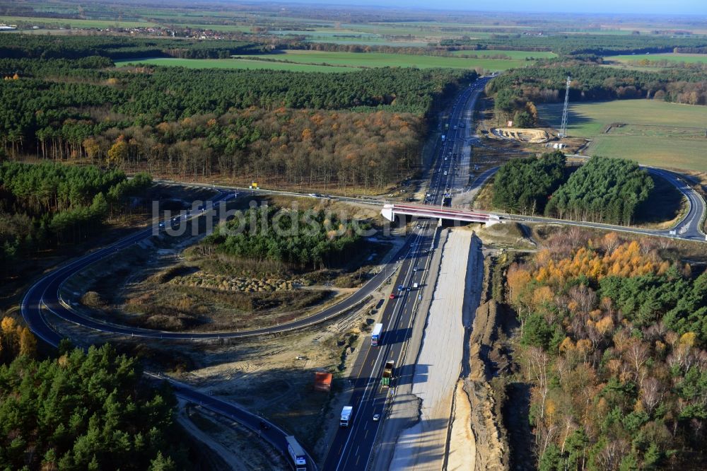 Groß Ziethen aus der Vogelperspektive: Baustelle zum Um- und Ausbau des Autobahndreieck AD Havelland im Bundesland Brandenburg