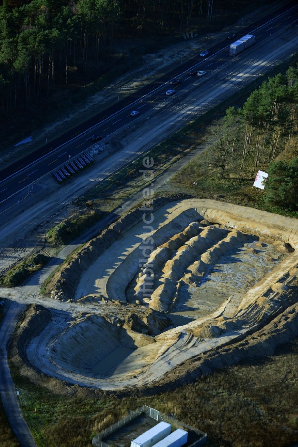 Luftbild Groß Ziethen - Baustelle zum Um- und Ausbau des Autobahndreieck AD Havelland im Bundesland Brandenburg