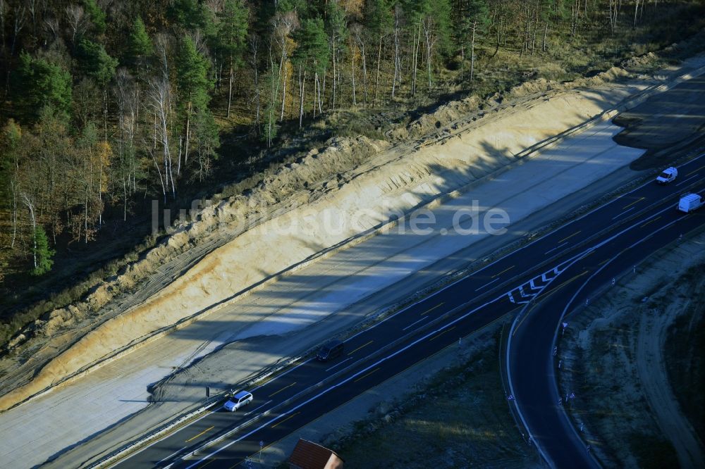 Groß Ziethen aus der Vogelperspektive: Baustelle zum Um- und Ausbau des Autobahndreieck AD Havelland im Bundesland Brandenburg