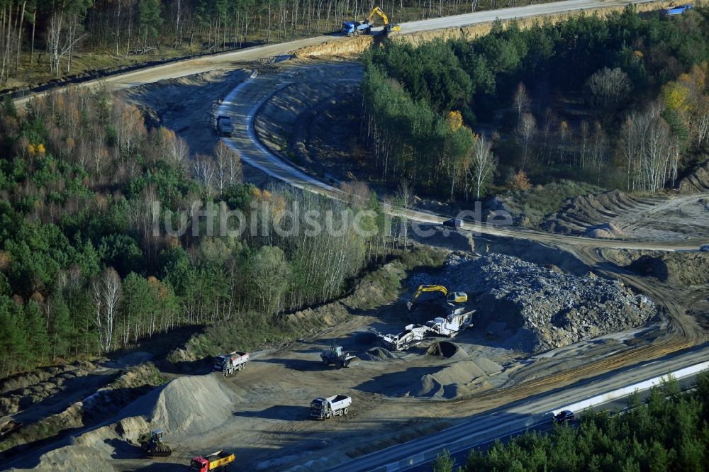 Luftaufnahme Groß Ziethen - Baustelle zum Um- und Ausbau des Autobahndreieck AD Havelland im Bundesland Brandenburg