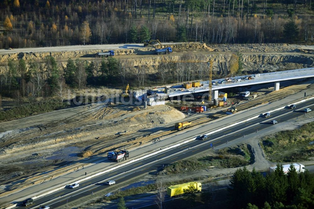 Groß Ziethen aus der Vogelperspektive: Baustelle zum Um- und Ausbau des Autobahndreieck AD Havelland im Bundesland Brandenburg