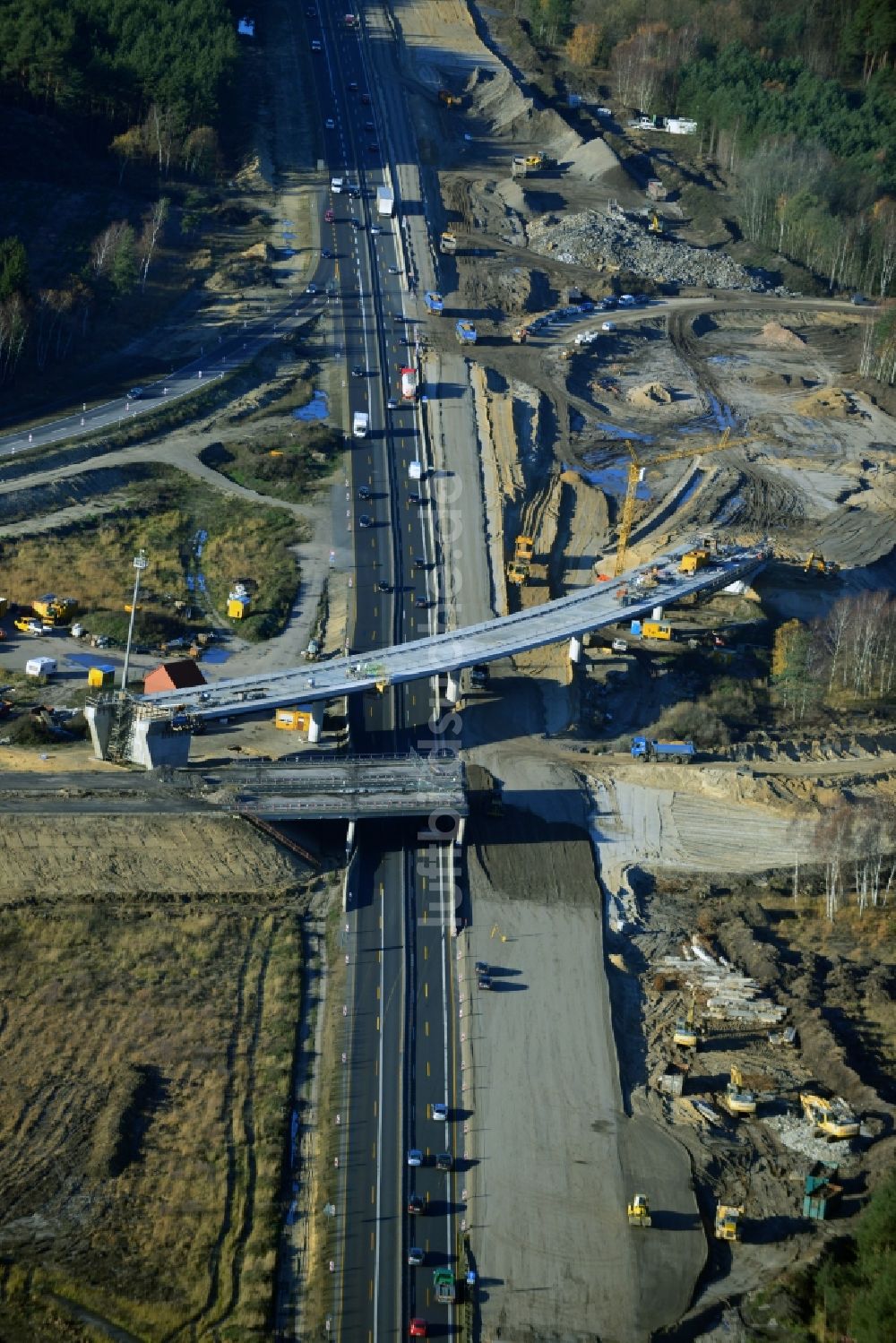 Groß Ziethen aus der Vogelperspektive: Baustelle zum Um- und Ausbau des Autobahndreieck AD Havelland im Bundesland Brandenburg