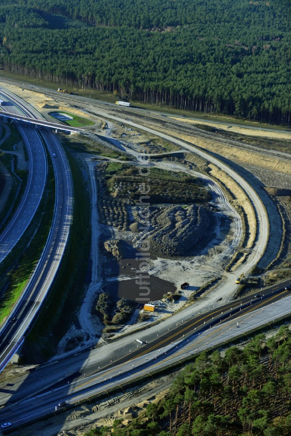 Luftbild Groß Ziethen - Baustelle zum Um- und Ausbau des Autobahndreieck AD Havelland im Bundesland Brandenburg