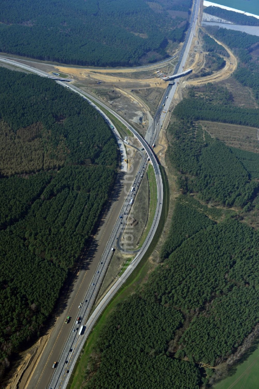 Luftbild Groß Ziethen - Baustelle zum Um- und Ausbau des Autobahndreieck AD Havelland im Bundesland Brandenburg