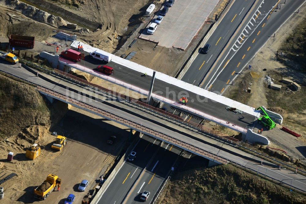 Luftaufnahme Groß Ziethen - Baustelle zum Um- und Ausbau des Autobahndreieck AD Havelland im Bundesland Brandenburg