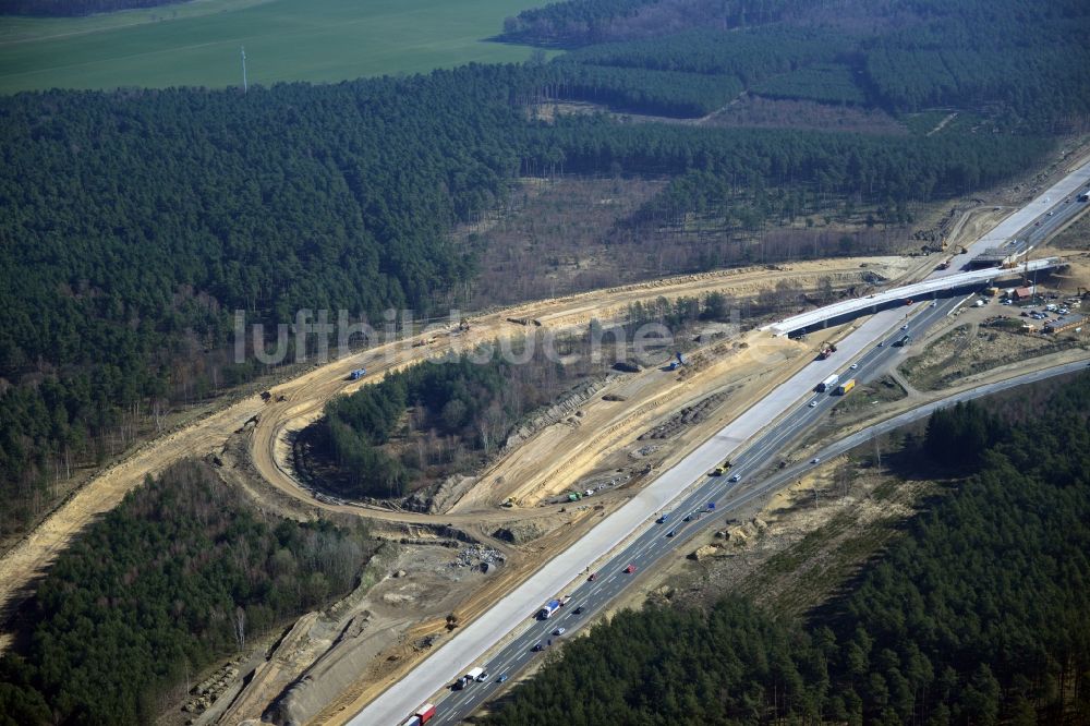 Luftbild Groß Ziethen - Baustelle zum Um- und Ausbau des Autobahndreieck AD Havelland im Bundesland Brandenburg